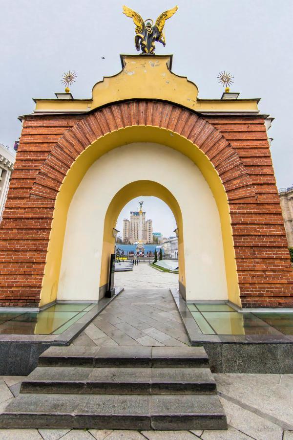 Затишна Квартира На Майдані Незалежності Kiev Esterno foto